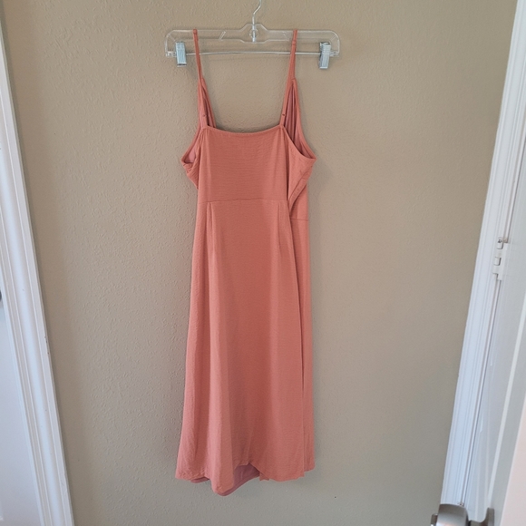 Nine West peach faux wrap strappy midi dress. Size Medium. - Picture 3 of 9